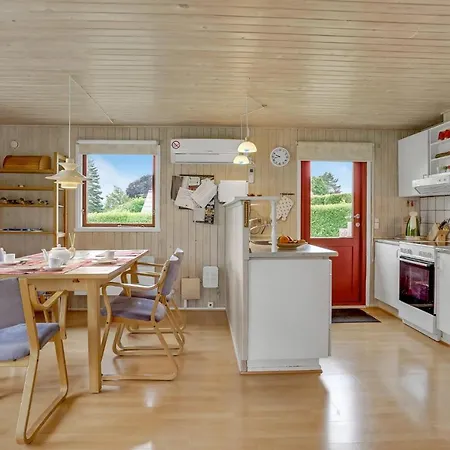 Holiday home Lovely In With Kitchen
